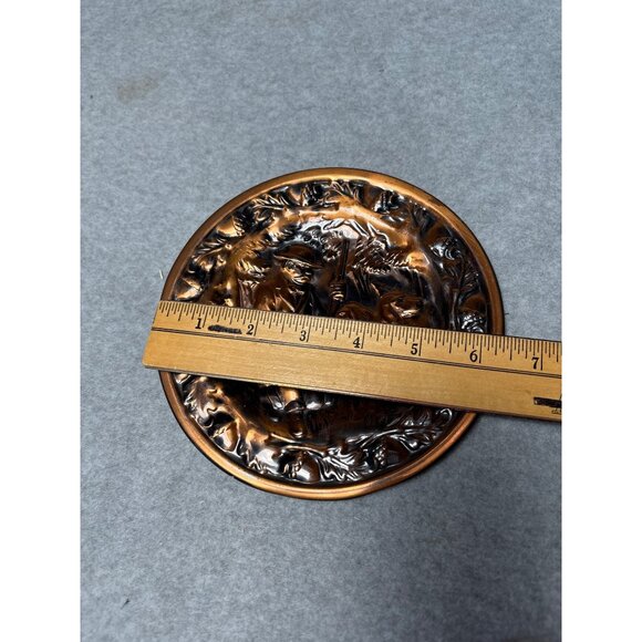 Vintage Embossed Copper Wall Plaque Hunting Scene 6.5" Diameter Round Rustic Dec - Picture 6 of 6